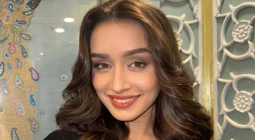 Shraddha Kapoor’s Effortless Beauty Routine: Simple Habits Behind Her Radiant Skin and Hair.