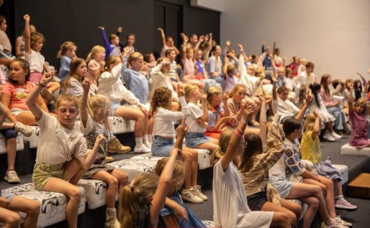 Belgian Schoolchildren to Learn Sustainability Through Free Fashion Lessons