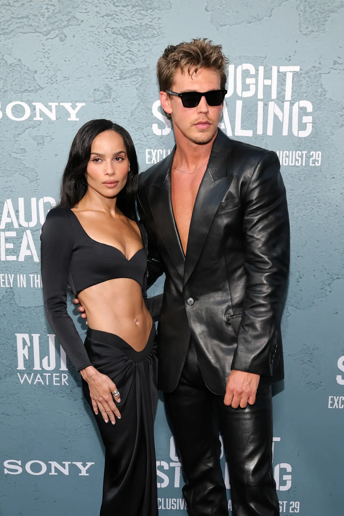 Zoe Kravitz & Austin Butler Sizzle in Coordinated Black at the “Caught Stealing” NYC Premiere