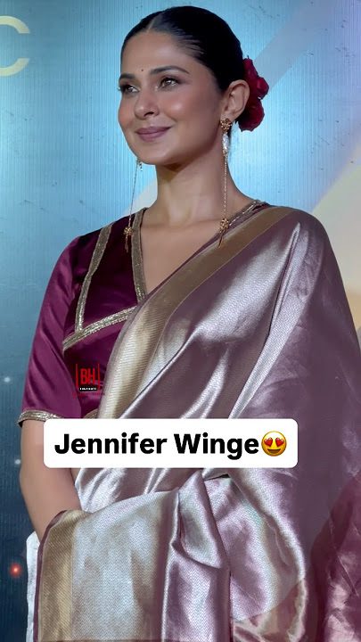 Jennifer Stuns in Raw Mango Sari at Awards Event