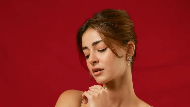 Razor Liner Meets Moody Lip: This Week’s Best looks