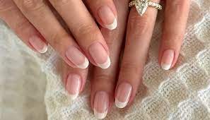 Selena Gomez’s “Toasted” Manicure: Fall’s Chicest Nail Trend