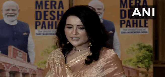 Amruta Fadnavis Praises ‘Mera Desh Pehle’ for Instilling Patriotism