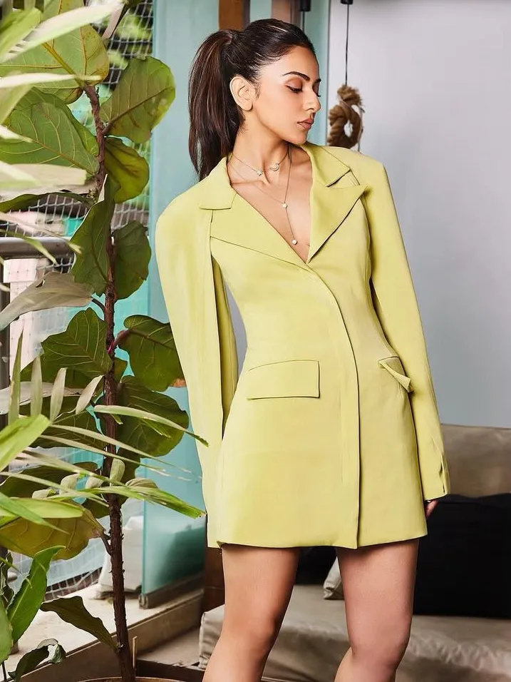 Tailored Dresses Take Over: Why They’re the New Suit