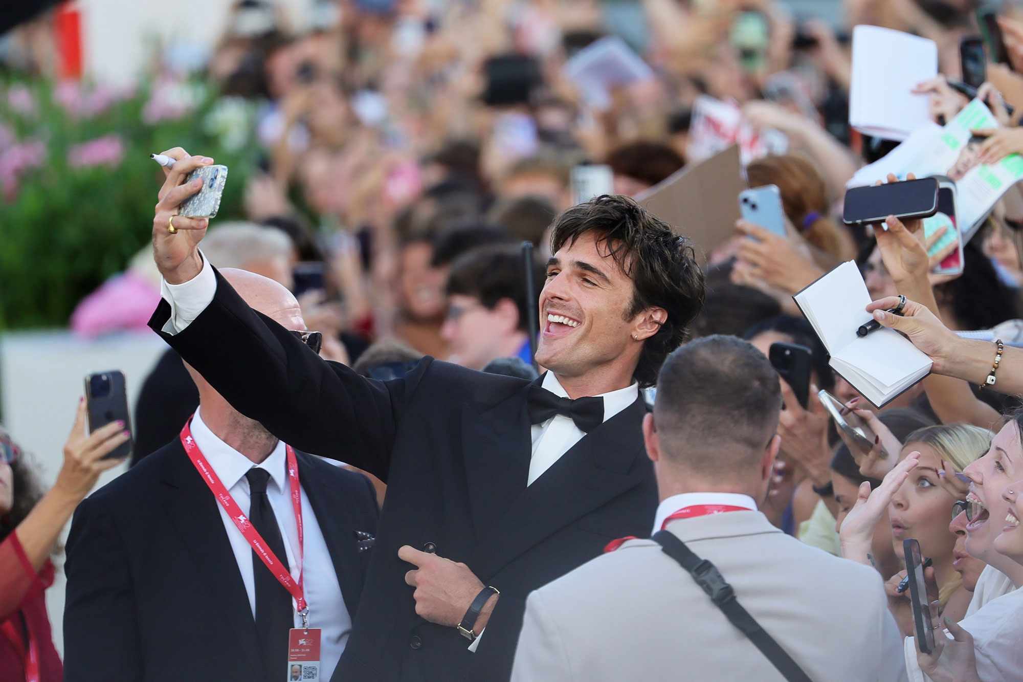 Oscar Isaac & Jacob Elordi Shine at Venice Film Fest