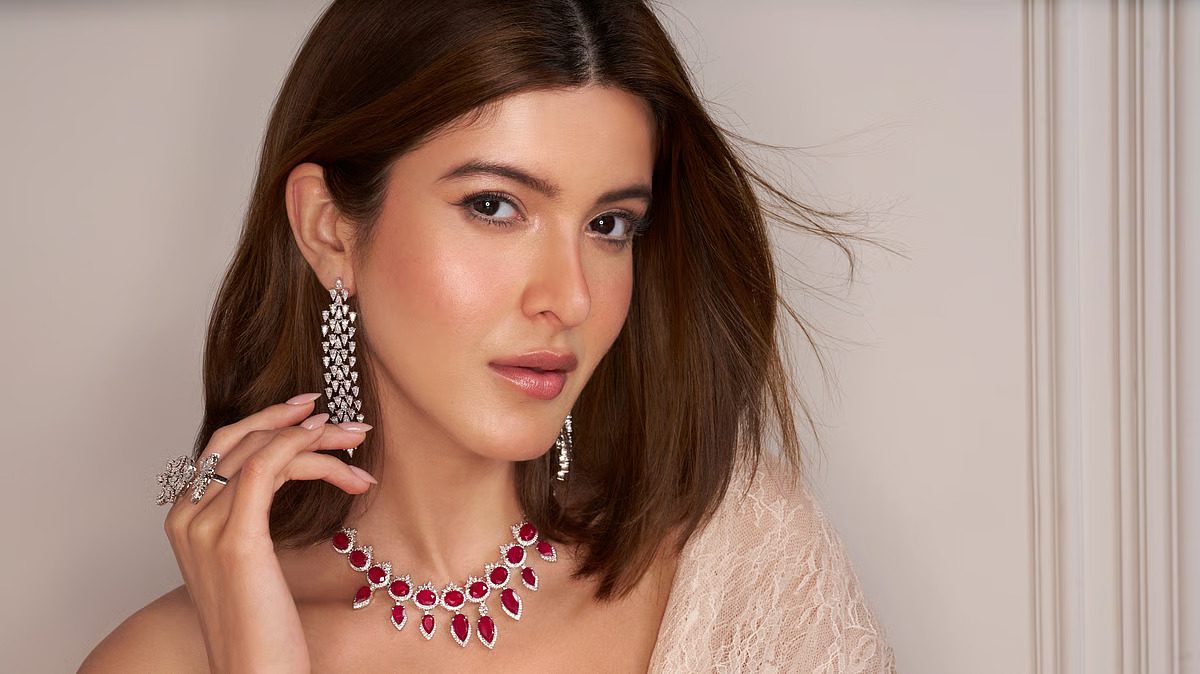 Inside Shanaya Kapoor’s chic debut as co-creator of Indinoor Jewellery
