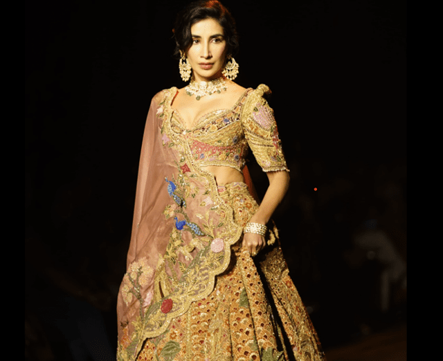 Parul Gulati Dons Royal Glamour at Lakmé Fashion Week