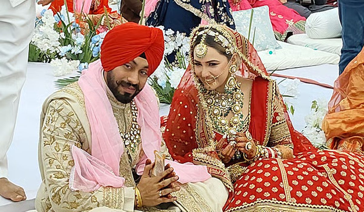 Komal Sharma Radiates as a Regal Sabyasachi Bride in Classic Red