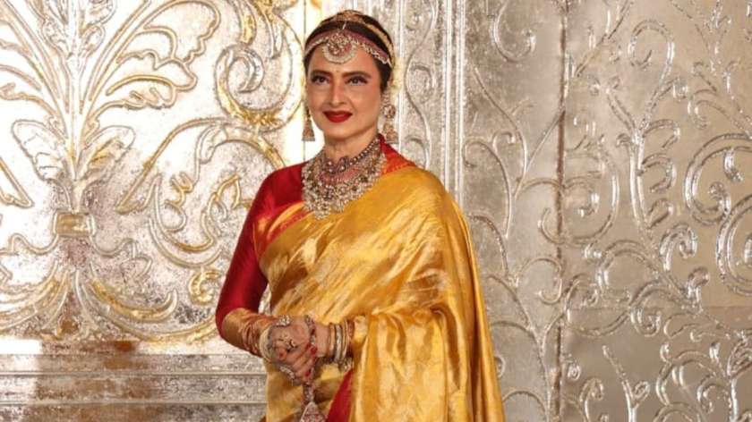 Rekha Radiates Regal in Kanjeevaram at Manish Malhotra’s Diwali Bash