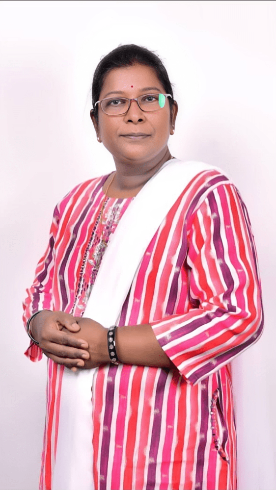 Lina Chandrakant Kotalwar: Empowering Beauty & Professional Excellence Through Aishwarya Beauty Parlour in Parbhani