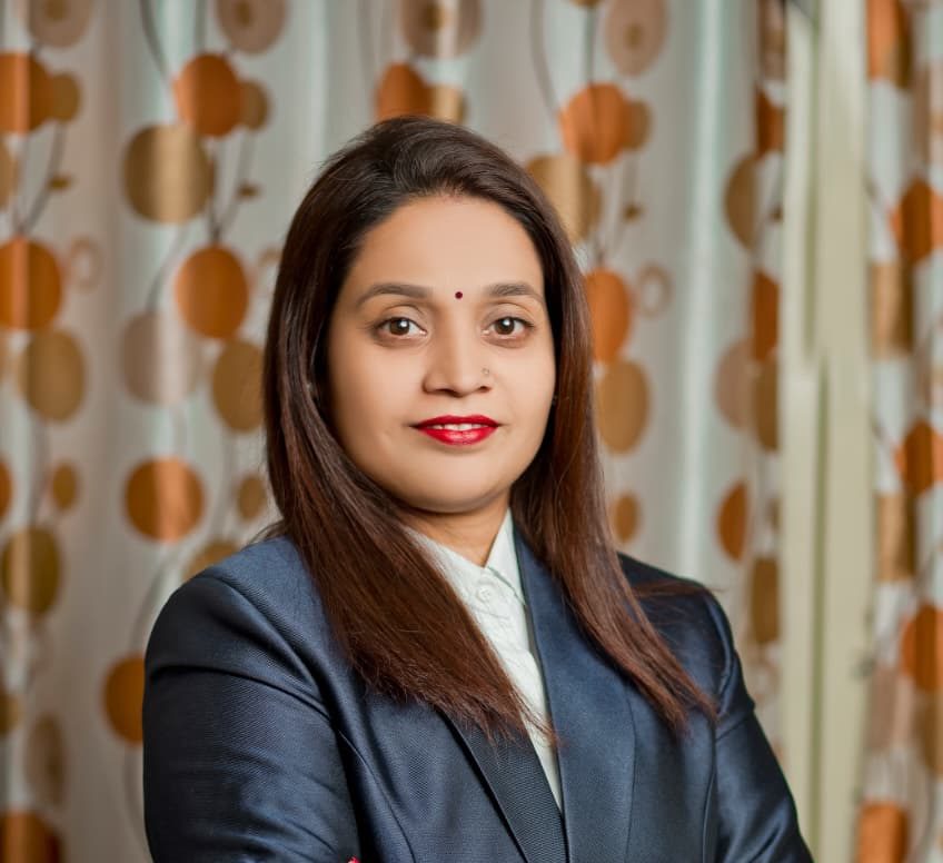 Swapnali Nitin Parashar: Empowering Beauty & Professional Skills Through Swapnali Beauty Salon & Academy in Chatrapati Sambhaji Nagar