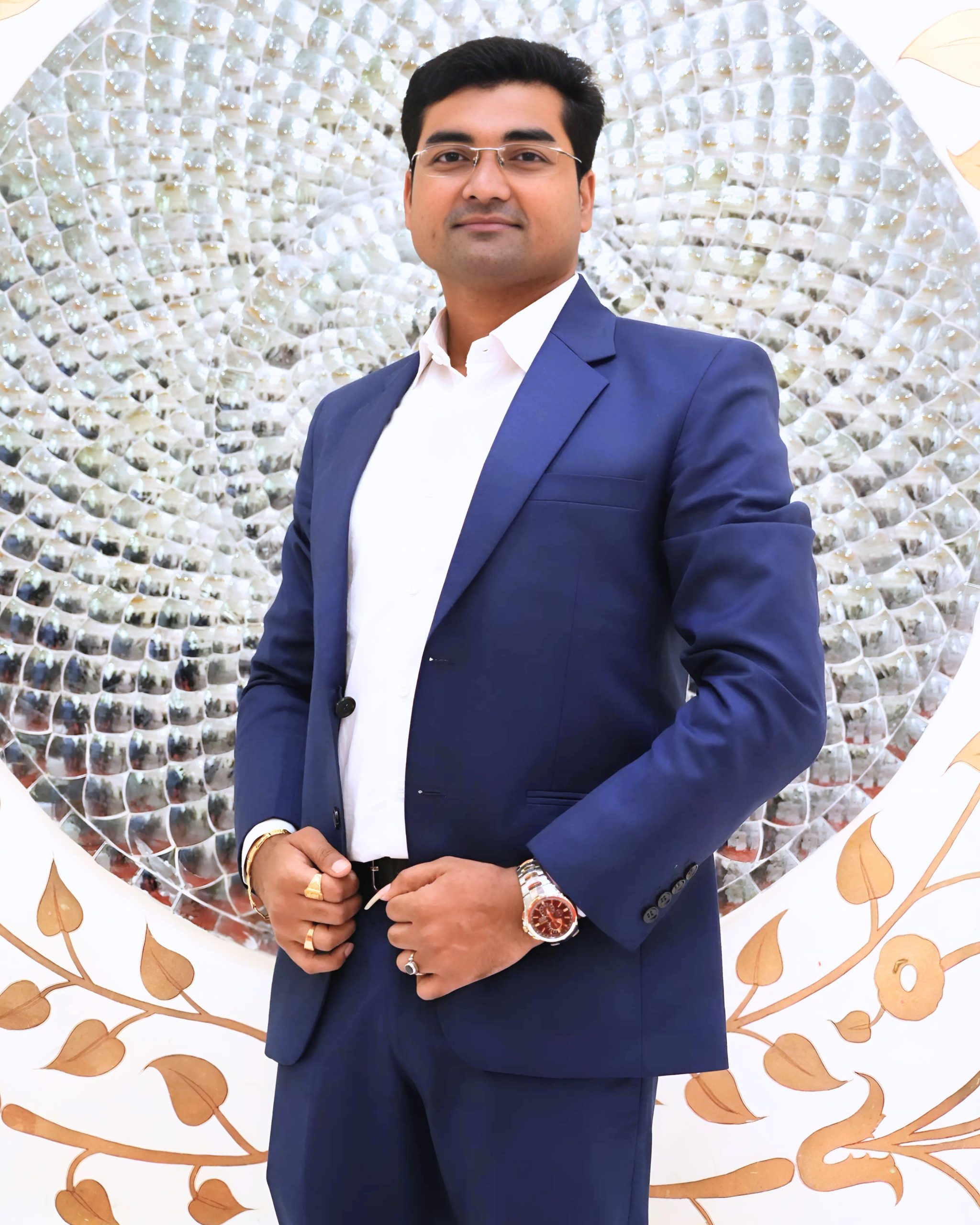 Sunil Motilal Birari: Empowering Parola Through Mission Janseva Online Services