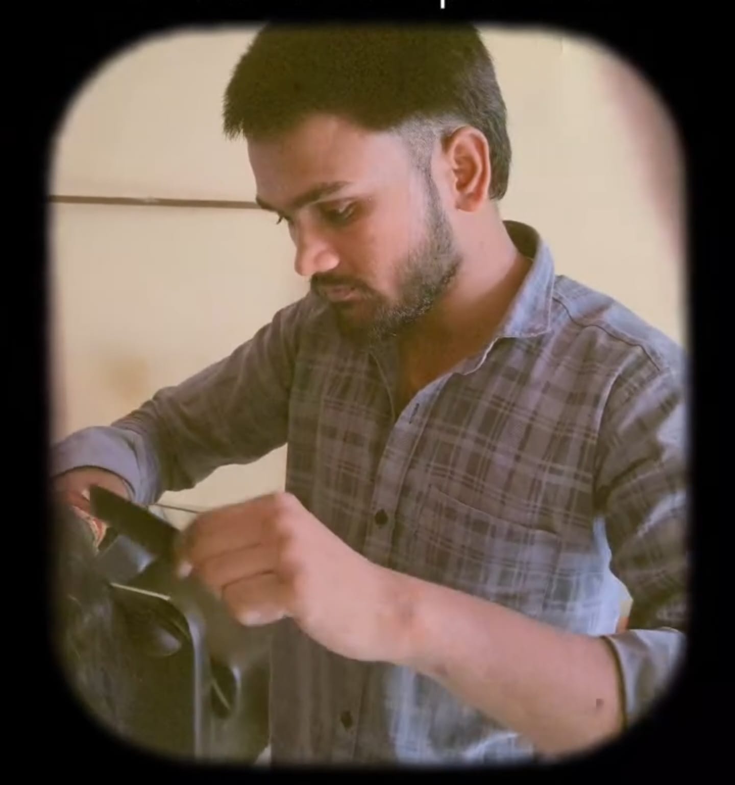 Abhay Vasudev Nikam of Parola, Jalgaon Selected for Maharashtra Business, Style & Fashion Icon 2025 for Excellence in Hair and Makeup