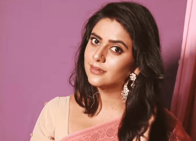 Madhura Deshpande Stuns in Elegant Pink Saree and Traditional Jewels