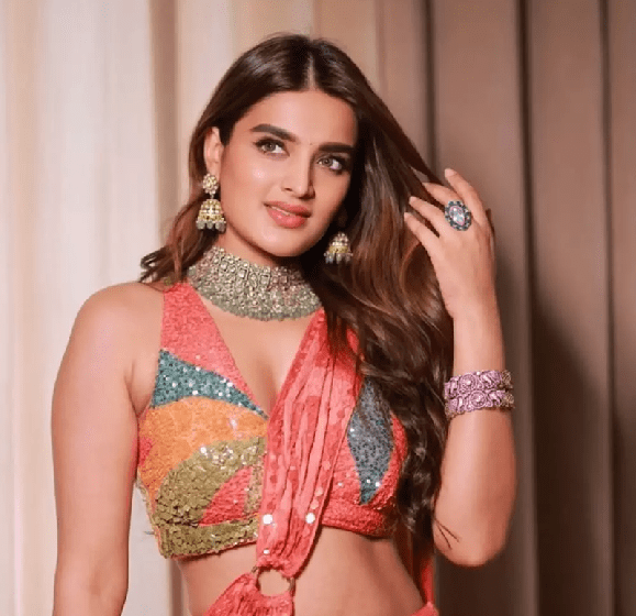Nidhhi Agerwal Radiates in Luxe Saree Look
