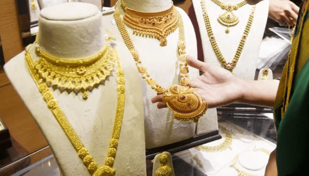 Record Rush: Gold Crosses $4,500