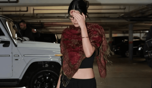 The Viral Pashmina Shawl Moment: Kendall Jenner’s Winter Style